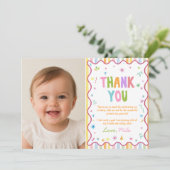 1歳の誕生日カラフルパーティー写真 サンキューカード (スタンド正面)