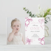 1歳の誕生日ガールピンクボウファンシーワンかわいい写真 招待状 (スタンド正面)