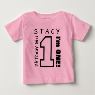 1歳の誕生日ガールワンイヤー名前をカスタムするピンクV01H ベビーTシャツ
