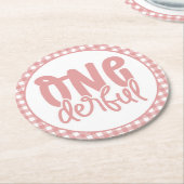 1歳の誕生日パーティーかわいいパステルピンクオンダーフル ラウンドペーパーコースター (アングル)
