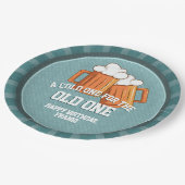 1歳の誕生日パーティーで冷たい ペーパープレート (アングル)