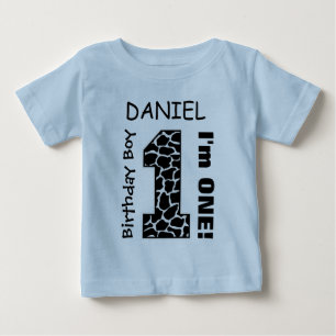 1歳の誕生日ボーイGIRAFFE 1年名前をカスタムするA3 ベビーTシャツ