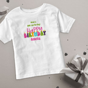 1歳の誕生日ワンダーフルの日のキャンドルカラフル トドラーTシャツ