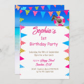 1歳の誕生日 ビーチのキュートなキリン フラッグ バンティング 招待状 (正面/裏面)