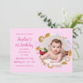 1歳の誕生日 - 繊細なゴールドとピンクのフォトフレーム 招待状 (スタンド正面)
