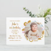 1歳の誕生日 - 繊細なゴールドのフォトフレーム 招待状 (スタンド正面)