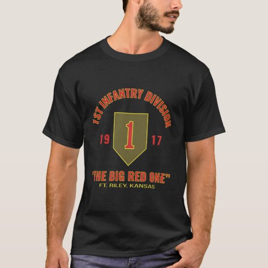 1番目のInfディビジョン大きな赤いフォント Tシャツ (正面)