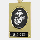 1色EGA – 白色 ゴールドプレートバナーオーナメント (左)