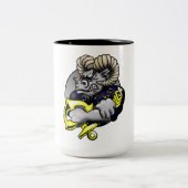 1頭の堅いヤギ ツートーンマグカップ (中央)