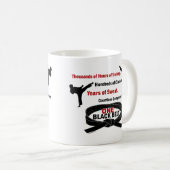 1黒帯1の空手のTシャツ及び服装 コーヒーマグカップ (正面右)