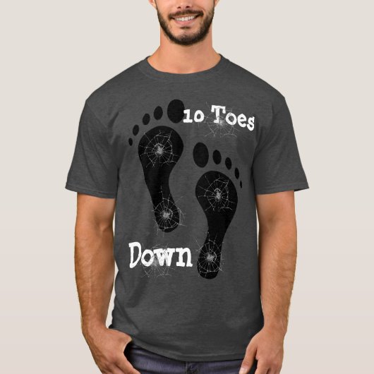 10のつま先の基本的な暗いTシャツ Tシャツ (正面)