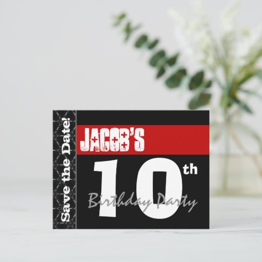 10モダン番目の誕生日日付を保存する赤い黒V001 案内ポストカード (スタンド正面)