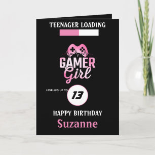 10代の若者積込みゲーマー女の子のレベル上げ カード