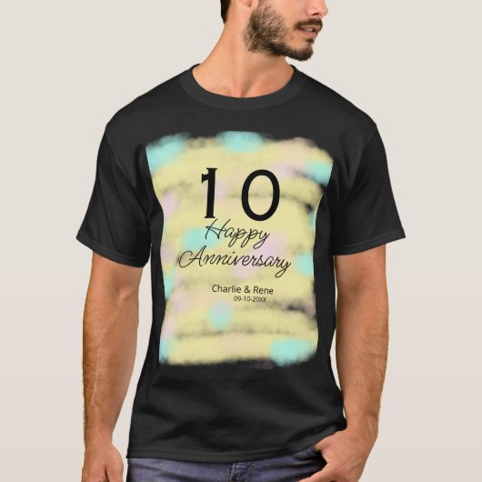 10周年記念のレトロな淡い黄色の名前ボ Tシャツ (正面)