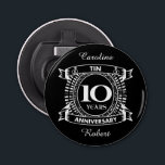 10周年記念結婚スズ 栓抜き<br><div class="desc">10周年結婚はギフト伝統的はスズだ。このクレストスタイルデザインは、カップルの10年祝の結婚のためのロマンチックなデザインである。このもしデザインの救済下に連絡頼カスタマイズ、彼らはこの文字の下にあるデザイナーのボタンです。10th, 10th 結婚anniversary, 10th anniversary, tin, anniversary, 結婚 s, romantic, 10th, 結婚s anniversary，白黒，</div>