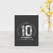 10周年記念 - 10年を経てさらに強く カード (黄色い花)