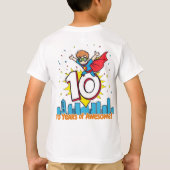 10年素晴らし!-はっきりした漫画スタイル Tシャツ (裏面)