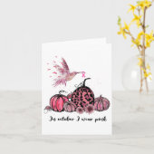 10月We衣服ピンクハミングバード乳癌Awa カード (黄色い花)