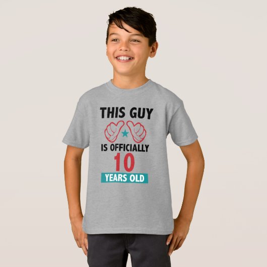 10歳の男の子この男は正式に10である Tシャツ (正面フル)