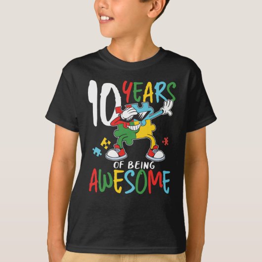10歳の誕生日の男の子または女の子の自閉症の認識 Tシャツ (正面)