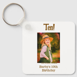 10歳の誕生日フォト 名前 日付 シンプル ブラウン ベージュ b キーホルダー