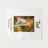 10歳の誕生日写真の名前と日付のシンプルなブラウンとベージュのデザイン タペストリー (正面(横))