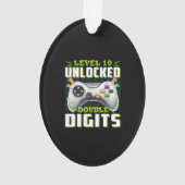 10番目の誕生日の男の子のダブルデジットのビデオゲーマー オーナメント (裏面)
