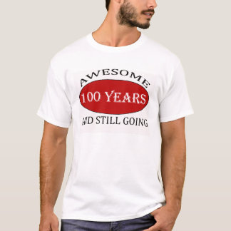 100つの歳の誕生日のデザインを向くこと Tシャツ