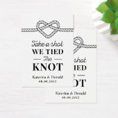 100のパックの穴を取るショット我々は結び目を結んだ (デスク)