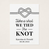 100のパックの穴を取るショット我々は結び目を結んだ (正面)