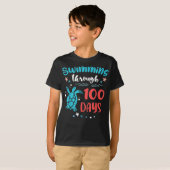 100の学校の日を泳ぐ亀の海 Tシャツ (正面フル)