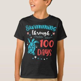 100の学校の日を泳ぐ亀の海 Tシャツ