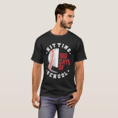 100の日を打つ野球新学期 Tシャツ (正面フル)