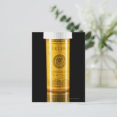 100ドルの請求書を持つ処方箋ボトル ポストカード (スタンド正面)