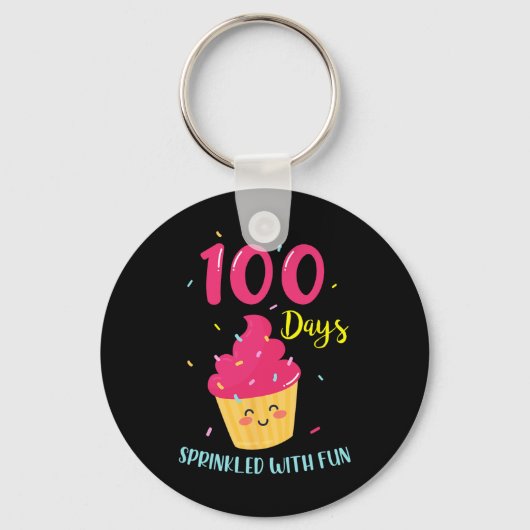100人の日におもしろいカップケーキを振りかけるSの100日目 キーホルダー (正面)