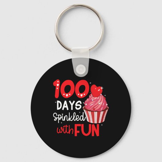 100人の日におもしろいカップケーキを振りかけるSの100日目 キーホルダー (正面)