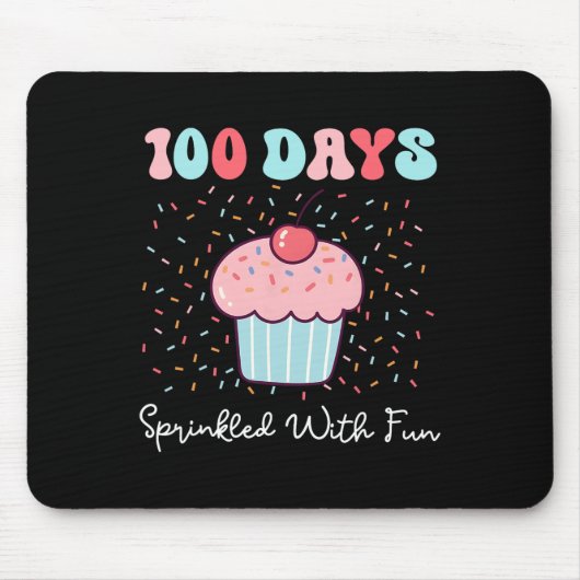 100人の日におもしろいカップケーキを振りかけるSの100日目 マウスパッド (正面)