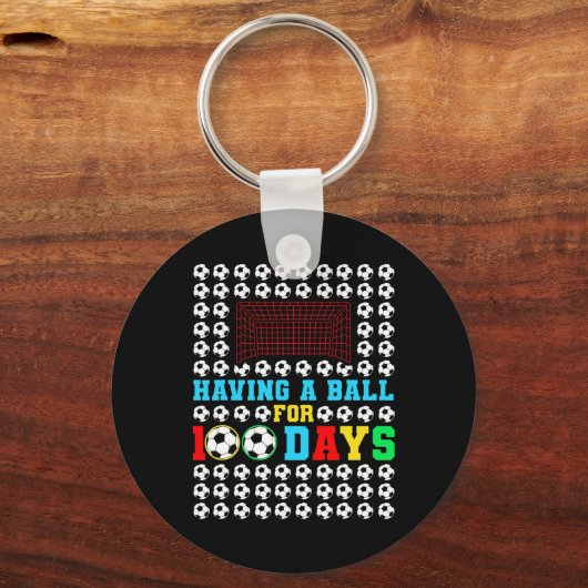 100人の日のためのおもしろいキッズボーイズサッカー選手 キーホルダー (正面)