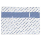 100代の青/白のタイポグラフィパターン – 100th ラージペーパーバッグ (裏面)