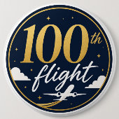100回目のフライト ゴールド飛行機 旅行のお土産 缶バッジ (正面)