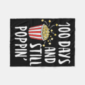 100日とStill Poppin Popcorn Kids 100日目 フリースブランケット (正面(横))