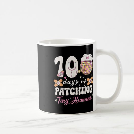 100日のパッチ適用の小さな人間100日 コーヒーマグカップ (右)