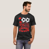 100日のホームサッカー走選手のコーチ先生 Tシャツ (正面フル)