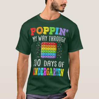 100日の幼稚園茶を通る私の道 Tシャツ