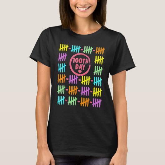 100日を彩る虹色の線とカウントマーク 100日お祝いSc Tシャツ (正面)