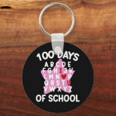 100日を迎えた学校のアルファベット 100日目先生 キーホルダー (正面)