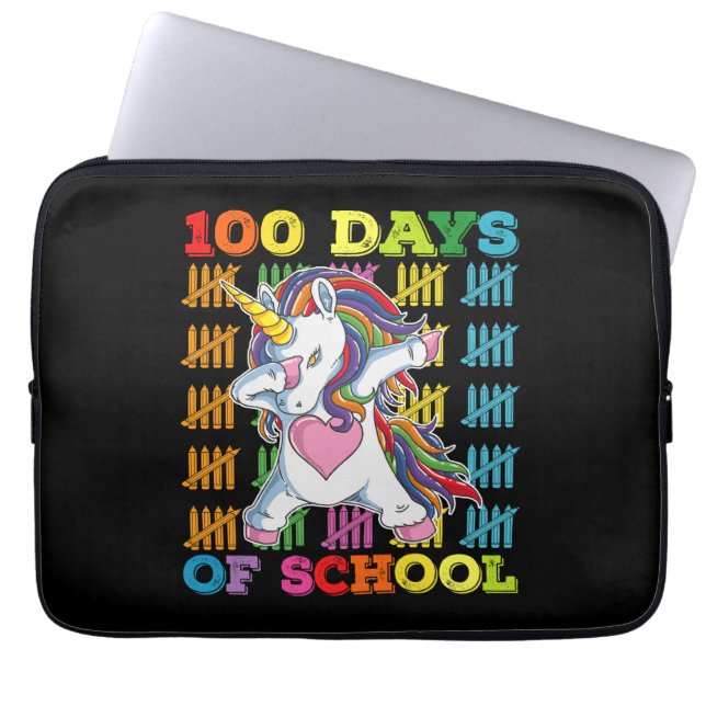100日を迎えた学校のユニコーン先生 ラップトップスリーブ (正面)
