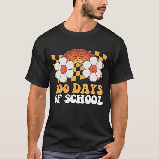100日を迎えた学校の花の虹のグルービーレトロ Tシャツ (正面)
