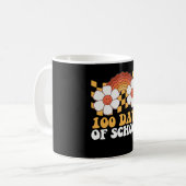 100日を迎えた学校の花の虹レトロなグルービー コーヒーマグカップ (正面左)