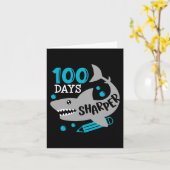 100日シャーパーシャーク少年のための学校の100日目 カード (黄色い花)